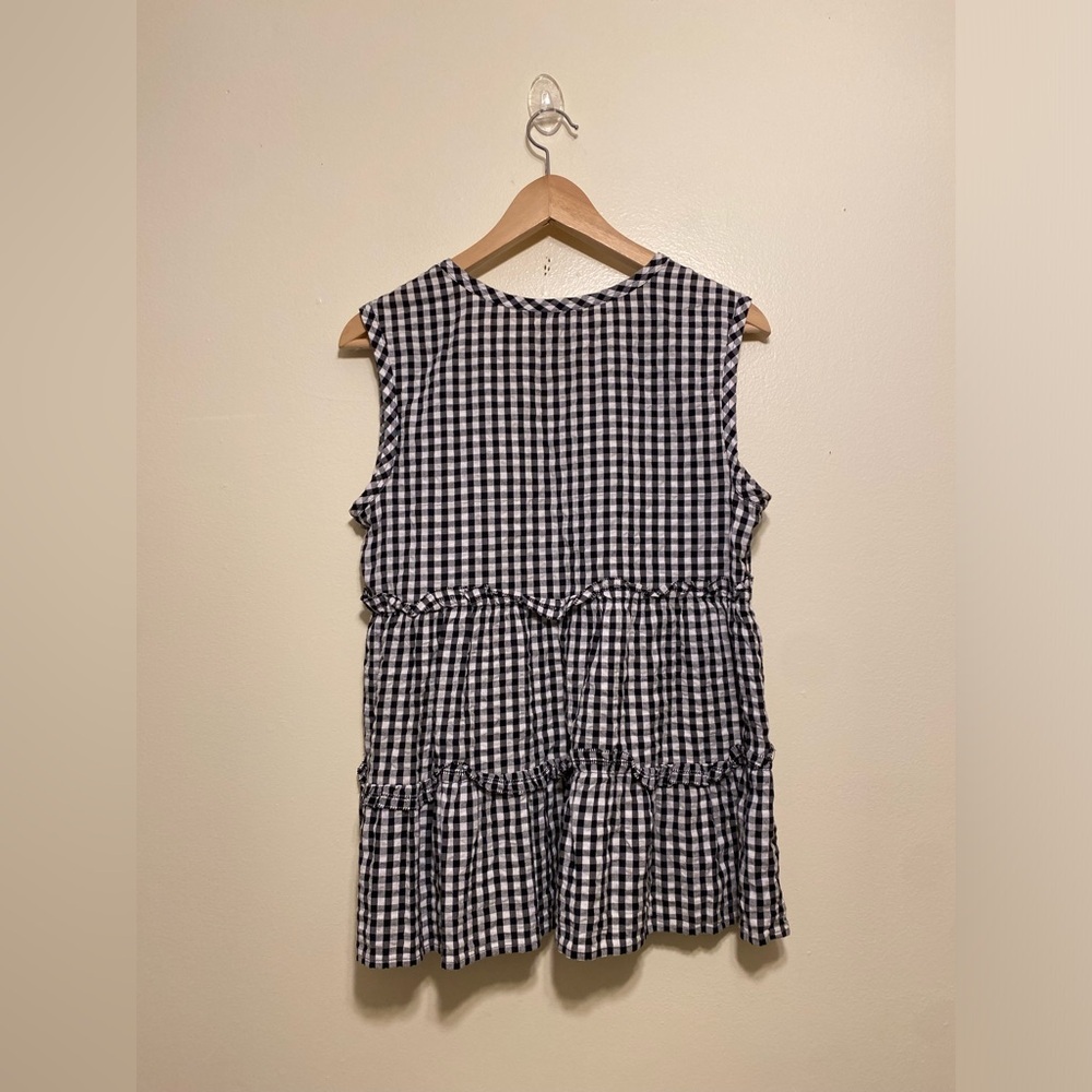CASLON Black and White Gingham Tiered TOP . Size XS